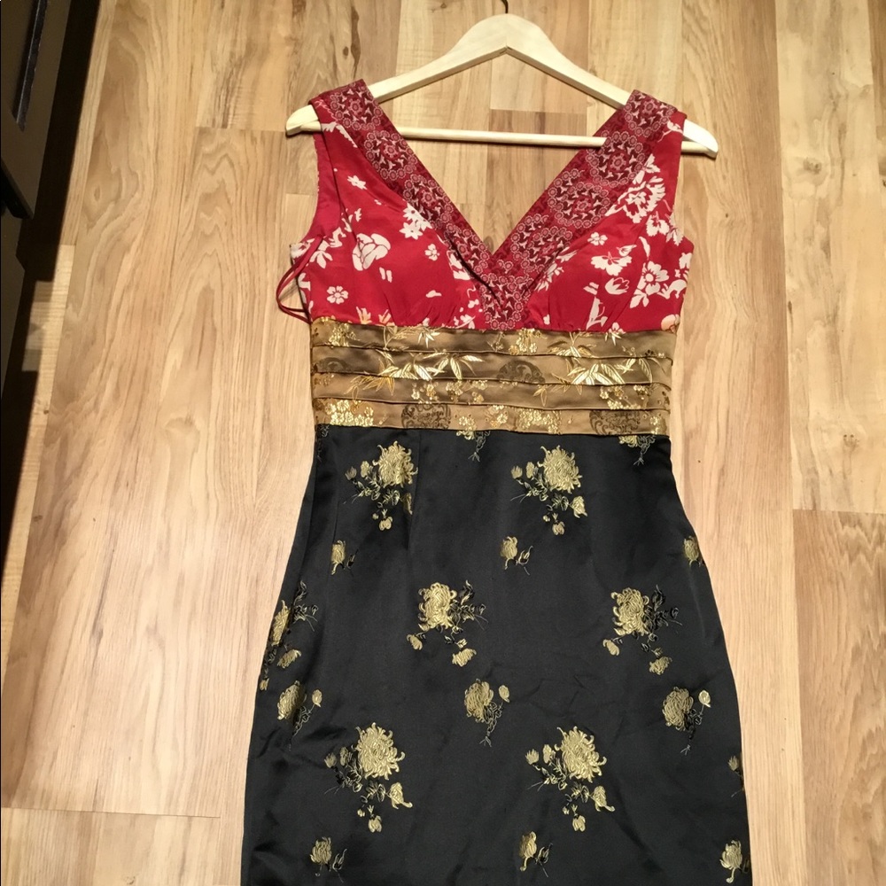 Phoebe Couture dress *offers welcome*